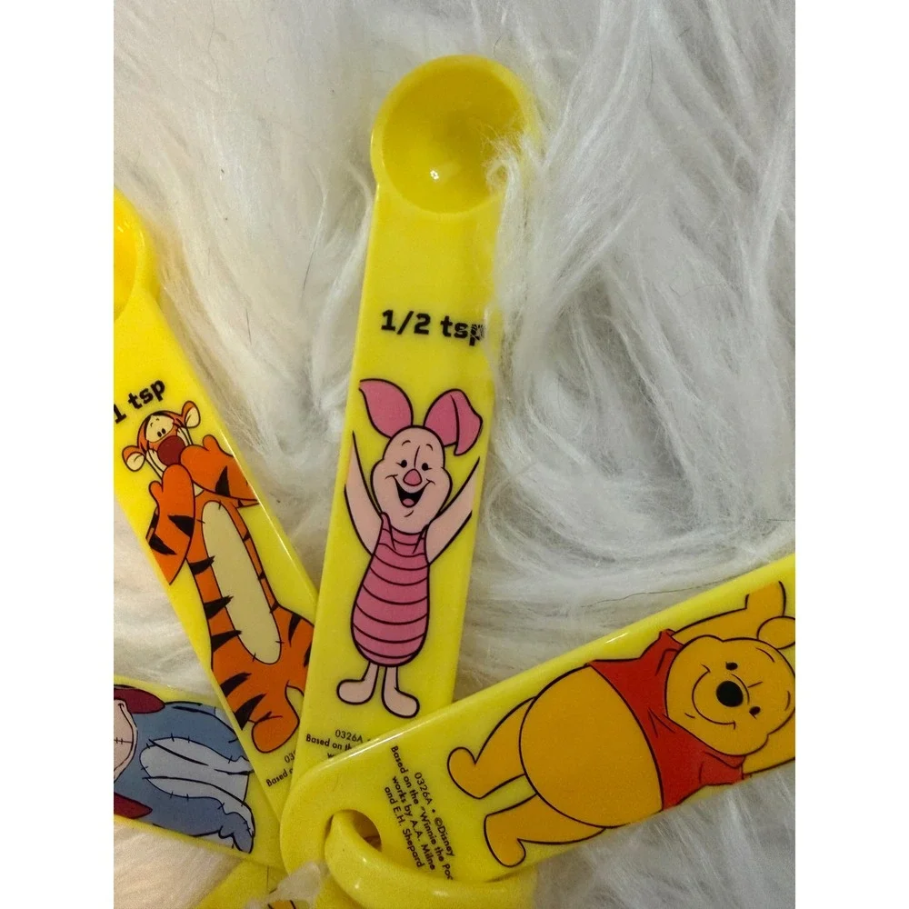 Disney Winnie the Pooh Measuring Spoons Set Yellow Tigger Eeyore Piglet NWT